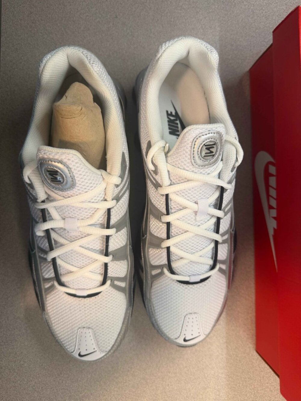 Nike Shox Turbo 3.2 SL – Men’s 11 – White/Black/Silver – NEW w/ Box - Picture 2 of 6